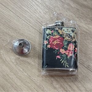 Floral rose Print Flask with Funnel 3 oz